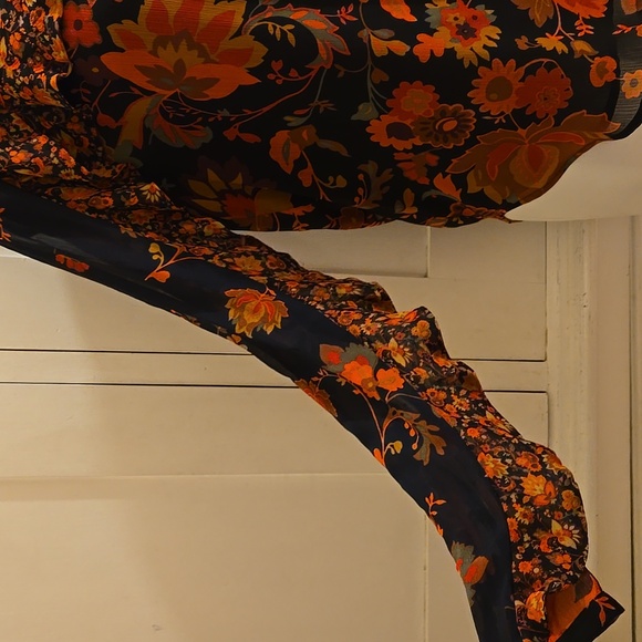 Loft black and orange floral print blouse Sz SP - Picture 3 of 9